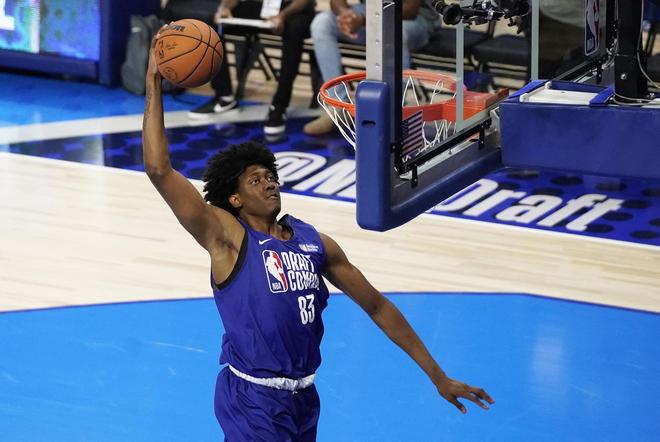 前四近在咫 前四近在咫